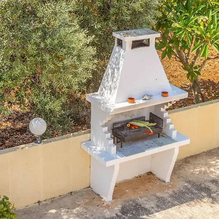 Alexia Cyprus * לאצ'י